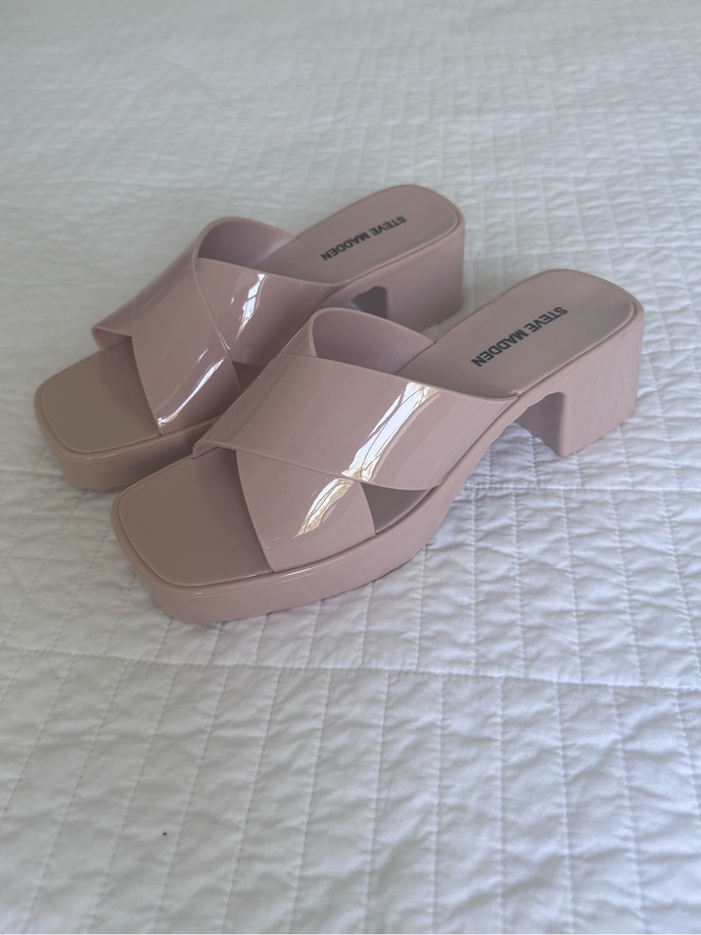 NWOT Steve Madden Nude Mules